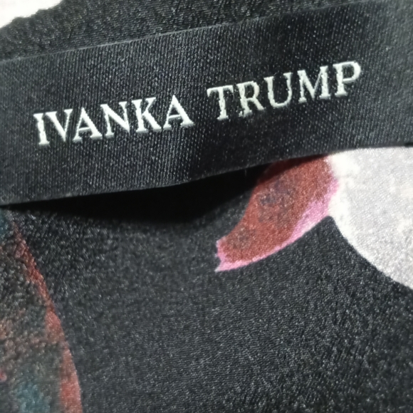 Ivanka Trump Blouse Size Small Hidden Buttons Black with Floral - Picture 3 of 12